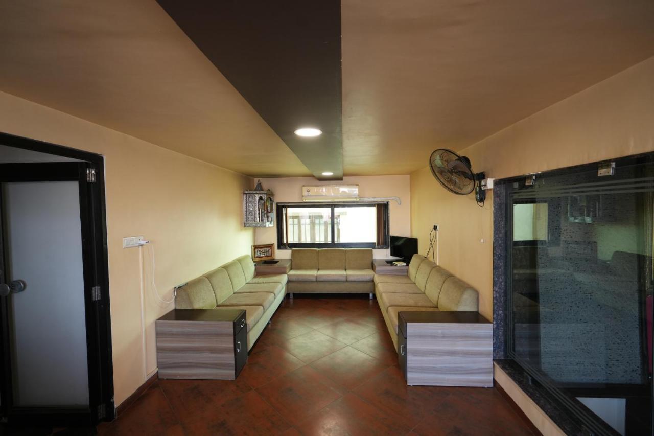 Hotel Ravi Residency Nadiad ภายนอก รูปภาพ